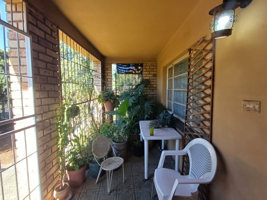 5 Bedroom Property for Sale in Oudorp North West